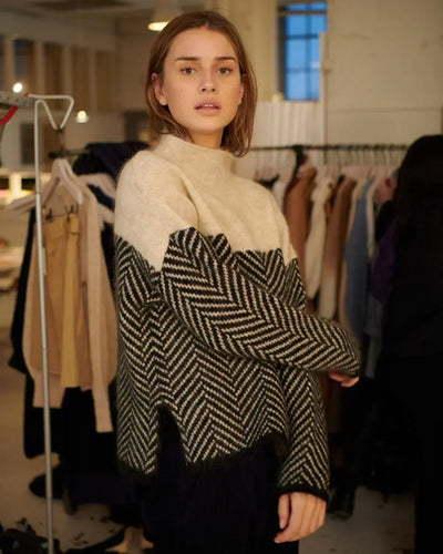 Yara™ Turtleneck jumper with style
