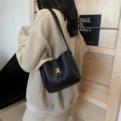 IRIS | MODERN BUCKET BAG