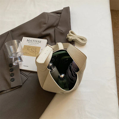 IRIS | MODERN BUCKET BAG